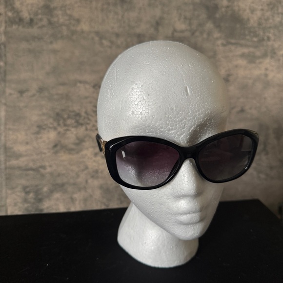 Burberry Black Cat-Eye Sunglasses Sleek Glossy Finish